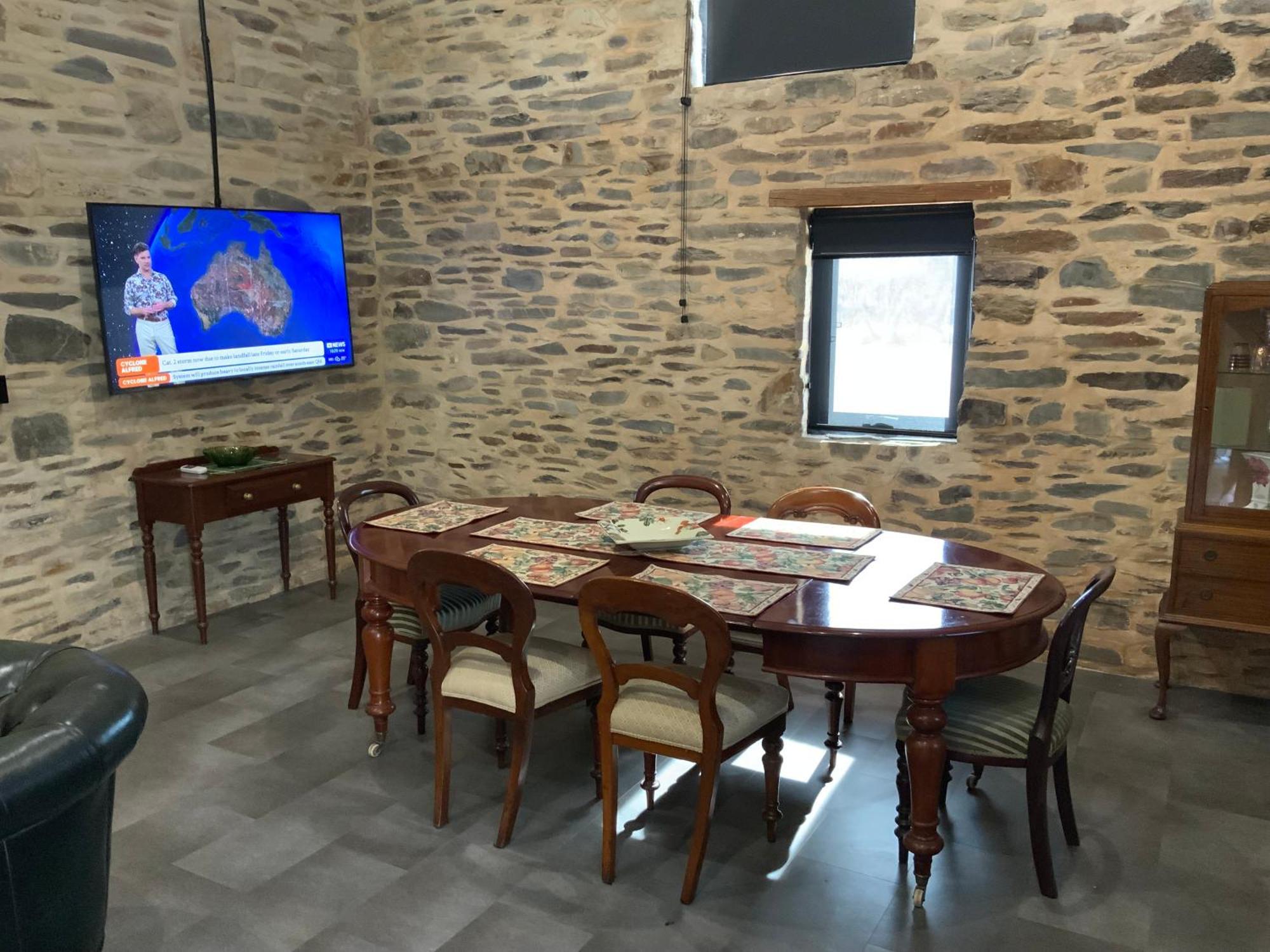 The Coach House Villa Burra Bagian luar foto